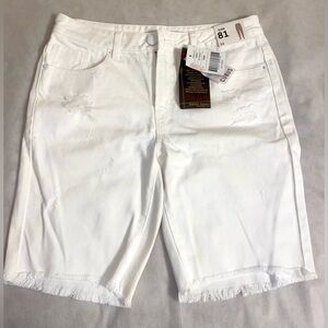 White Jean Shorts Bermuda Style. For ladies